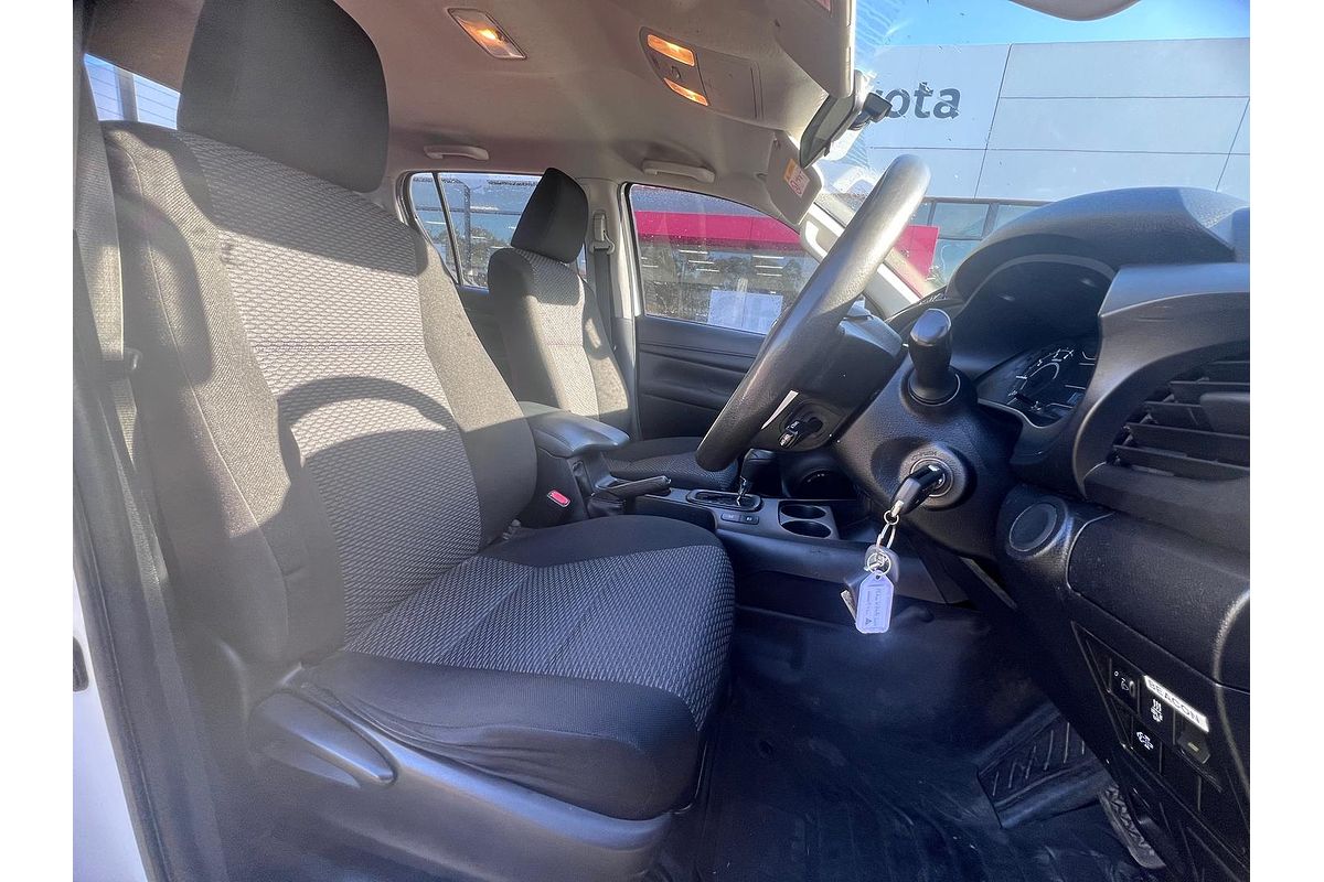 2015 Toyota Hilux Workmate GUN125R 4X4
