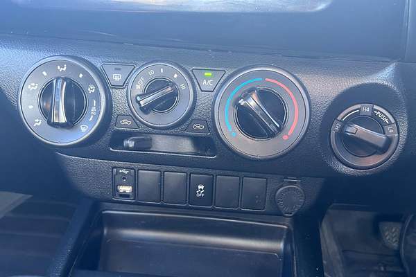 2015 Toyota Hilux Workmate GUN125R 4X4