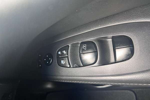 2015 Nissan Pathfinder ST-L R52