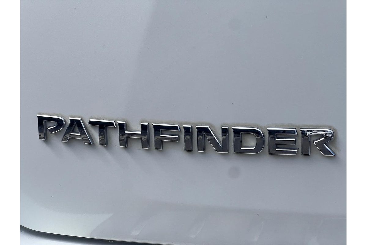 2015 Nissan Pathfinder ST-L R52
