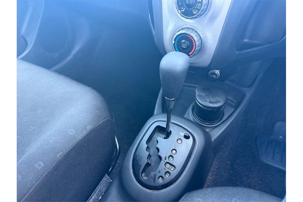 2005 Toyota YARIS YR NCP90R