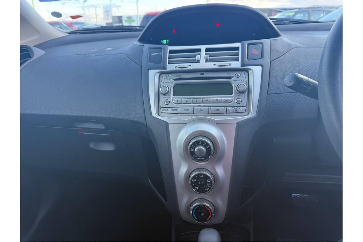2005 Toyota YARIS YR NCP90R