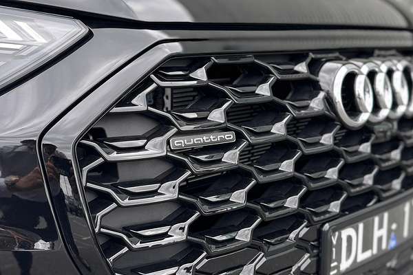 2024 Audi Q5 55 TFSI e S line FY