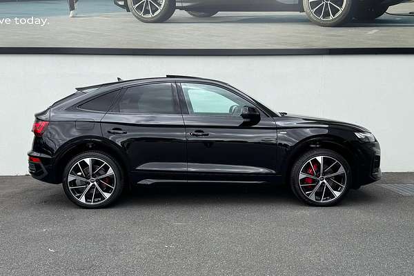 2024 Audi Q5 55 TFSI e S line FY