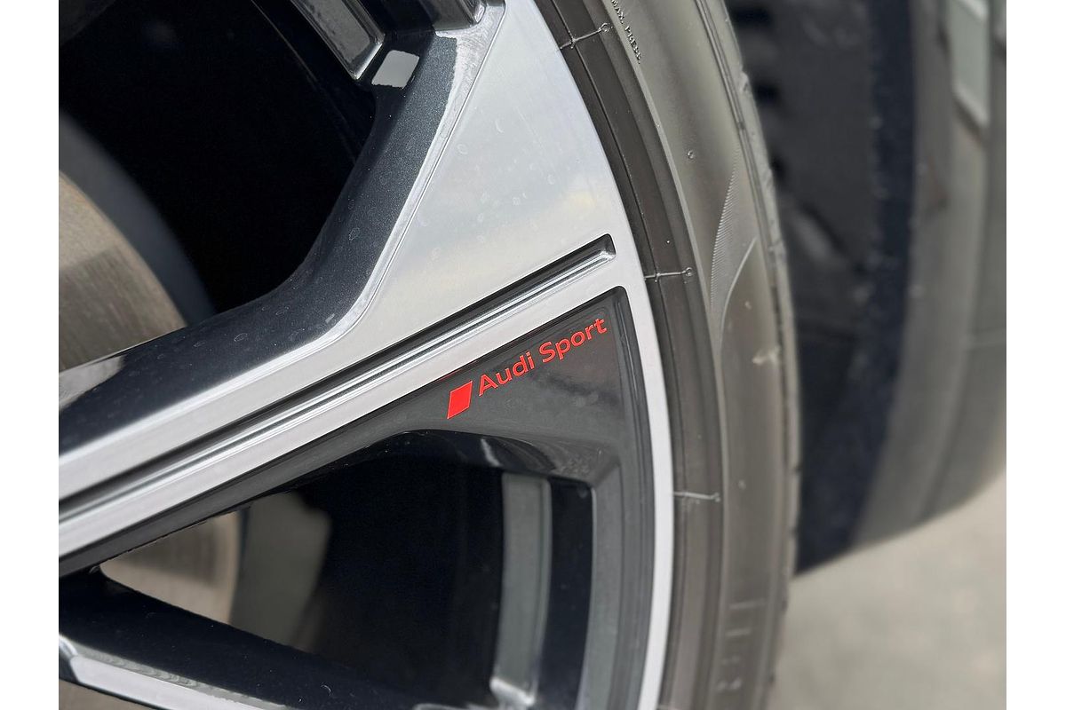 2024 Audi Q5 55 TFSI e S line FY