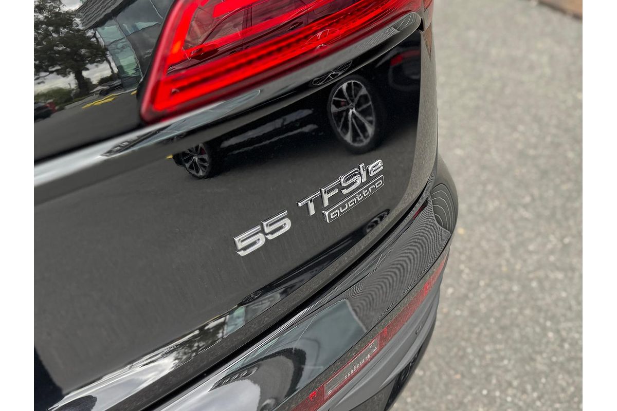 2024 Audi Q5 55 TFSI e S line FY