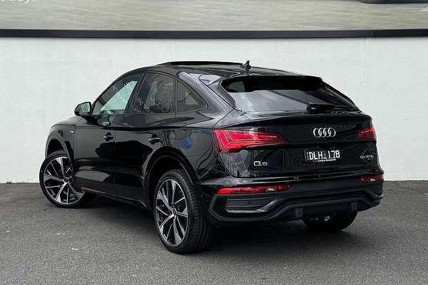2024 Audi Q5 55 TFSI e S line FY