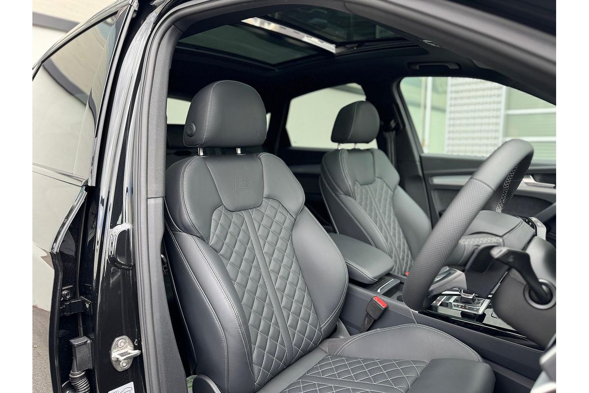 2024 Audi Q5 55 TFSI e S line FY