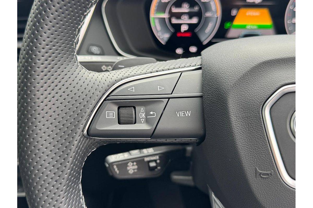 2024 Audi Q5 55 TFSI e S line FY