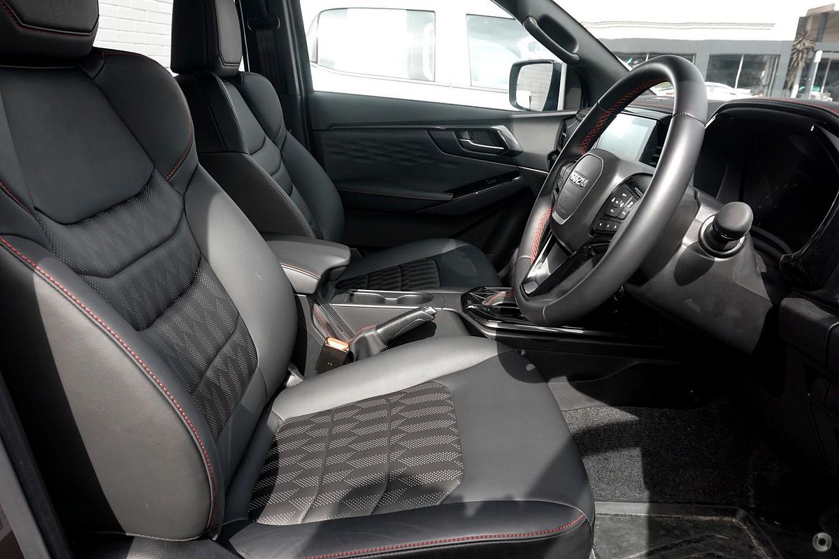 2025 Isuzu D-MAX X-TERRAIN 4X4