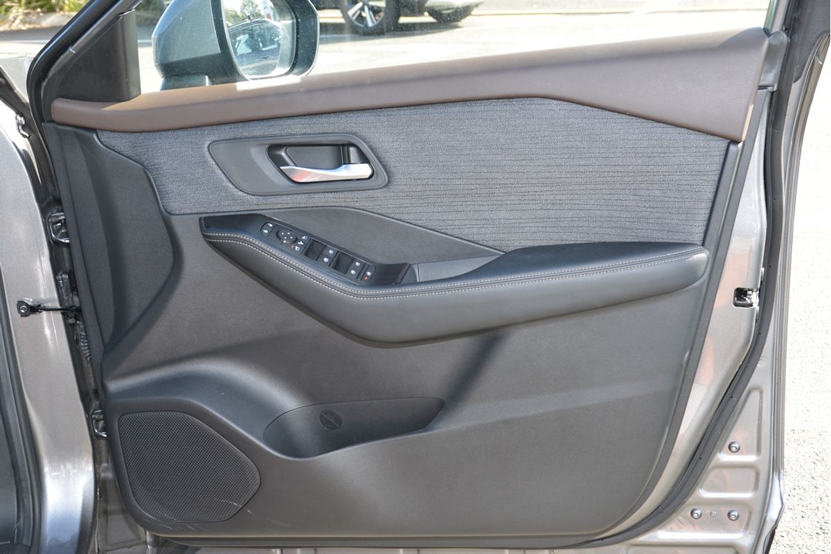 2023 Nissan X-TRAIL ST T33