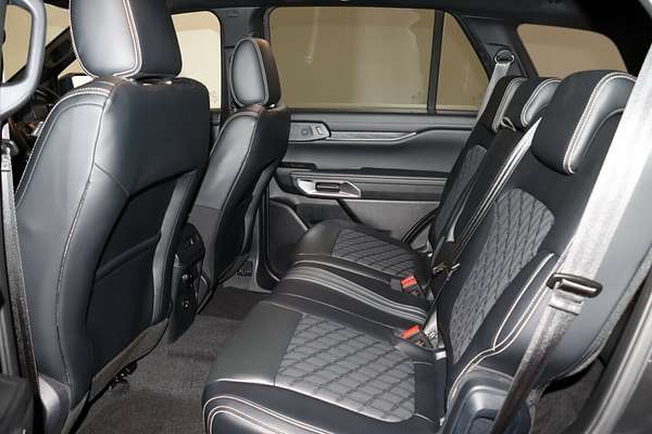 2024 Ford Everest Platinum