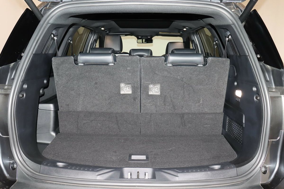 2024 Ford Everest Platinum