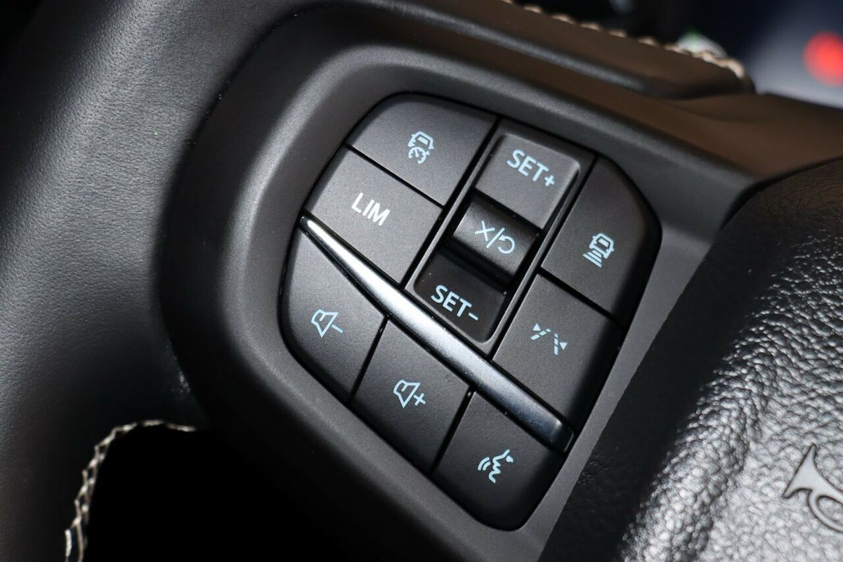2024 Ford Everest Platinum