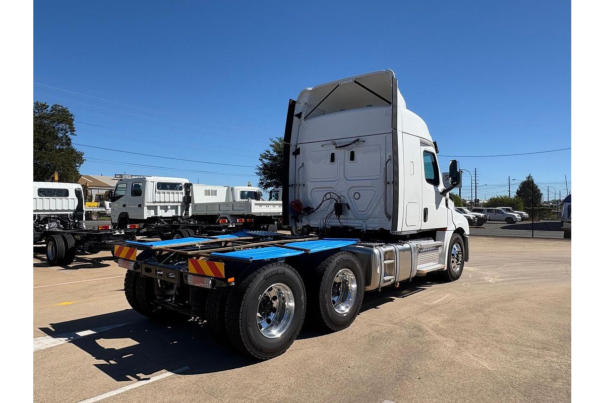 2024 Freightliner Cascadia 126