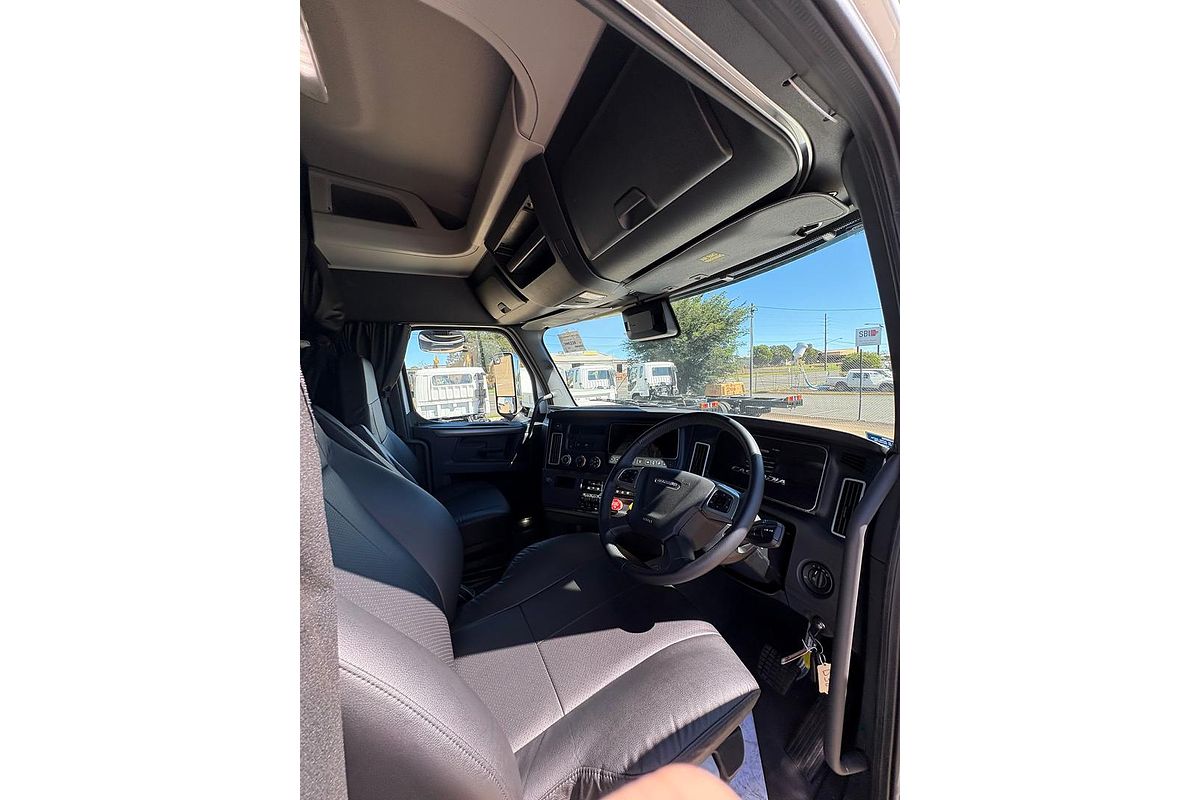 2024 Freightliner Cascadia 126