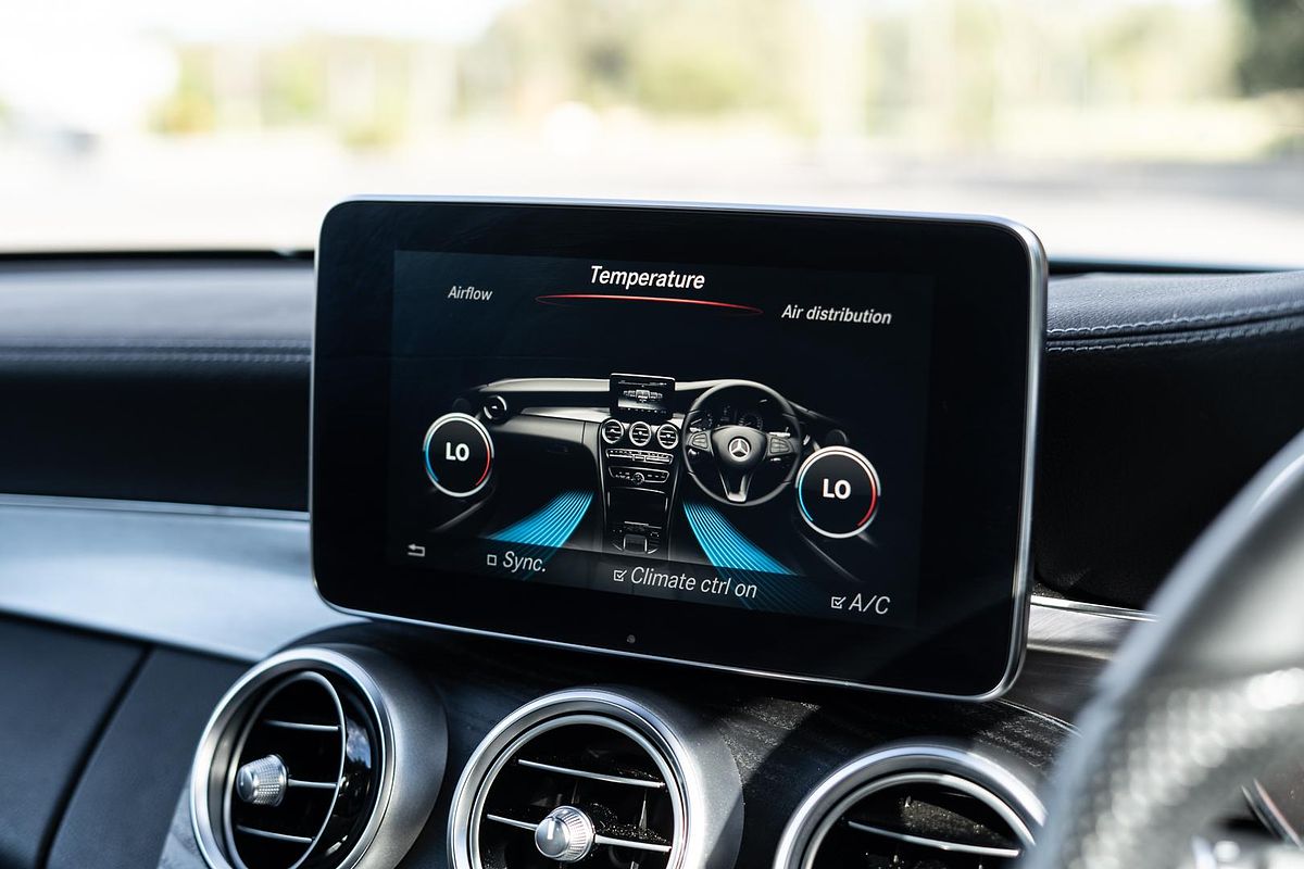 2018 Mercedes-Benz C-Class C300 A205