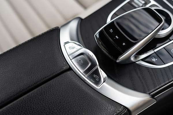 2018 Mercedes-Benz C-Class C300 A205
