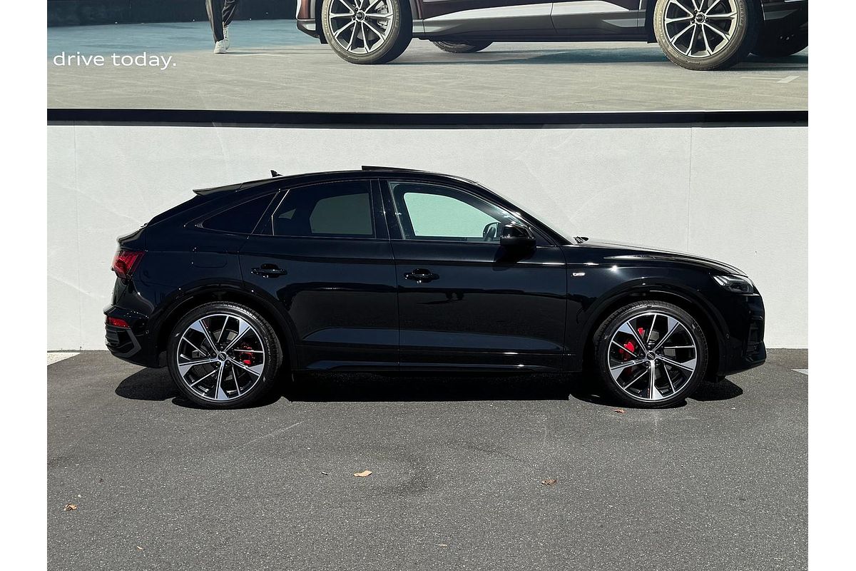 2024 Audi Q5 55 TFSI e S Line FY