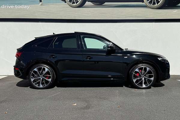 2024 Audi Q5 55 TFSI e S Line FY
