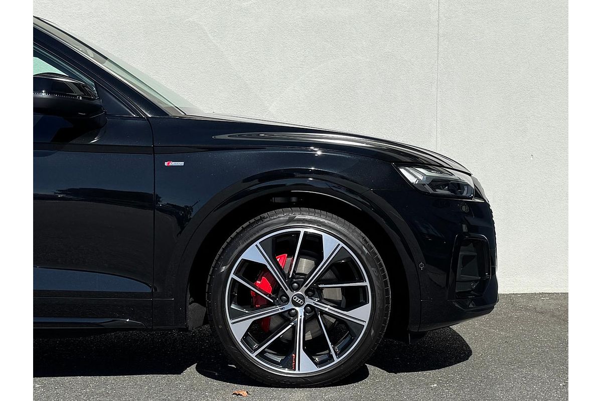 2024 Audi Q5 55 TFSI e S Line FY