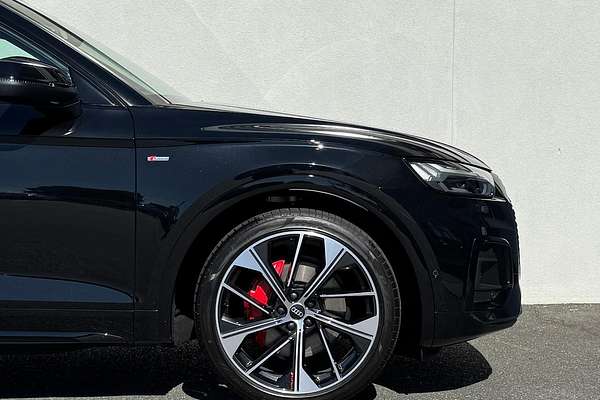 2024 Audi Q5 55 TFSI e S Line FY