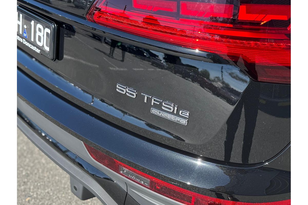 2024 Audi Q5 55 TFSI e S Line FY