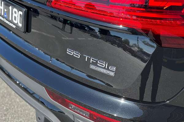 2024 Audi Q5 55 TFSI e S Line FY