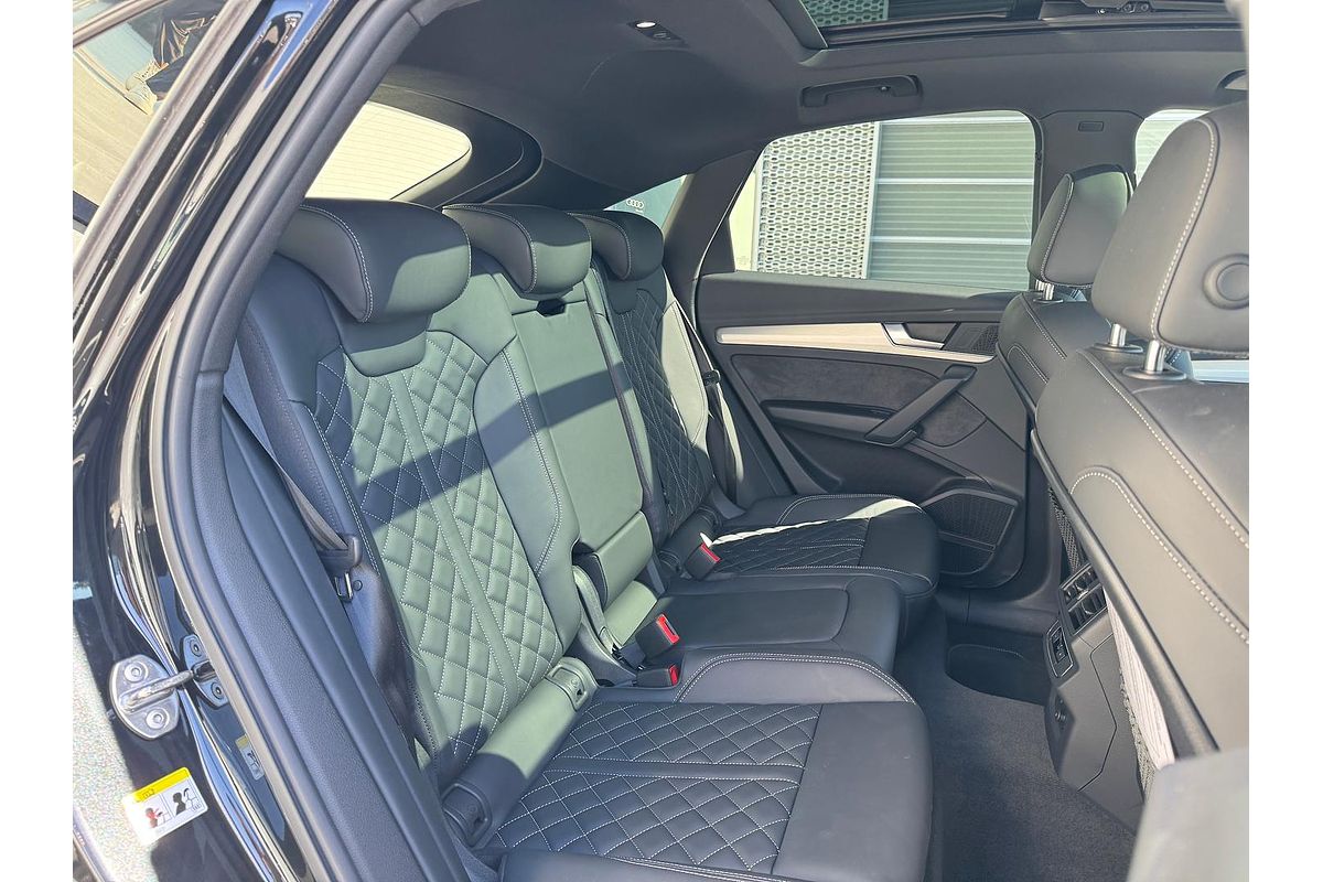 2024 Audi Q5 55 TFSI e S Line FY