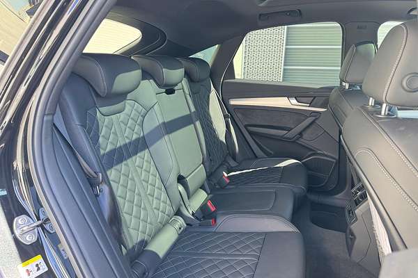 2024 Audi Q5 55 TFSI e S Line FY