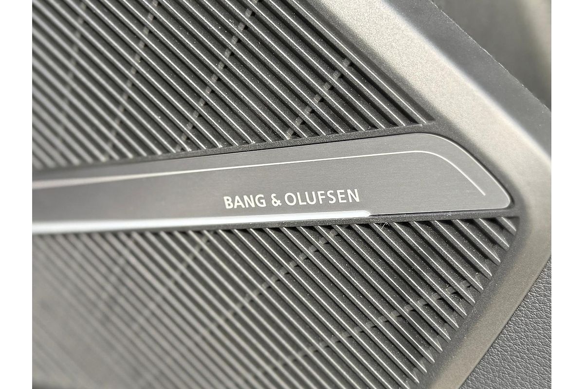 2024 Audi Q5 55 TFSI e S Line FY