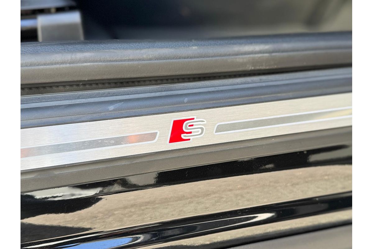 2024 Audi Q5 55 TFSI e S Line FY