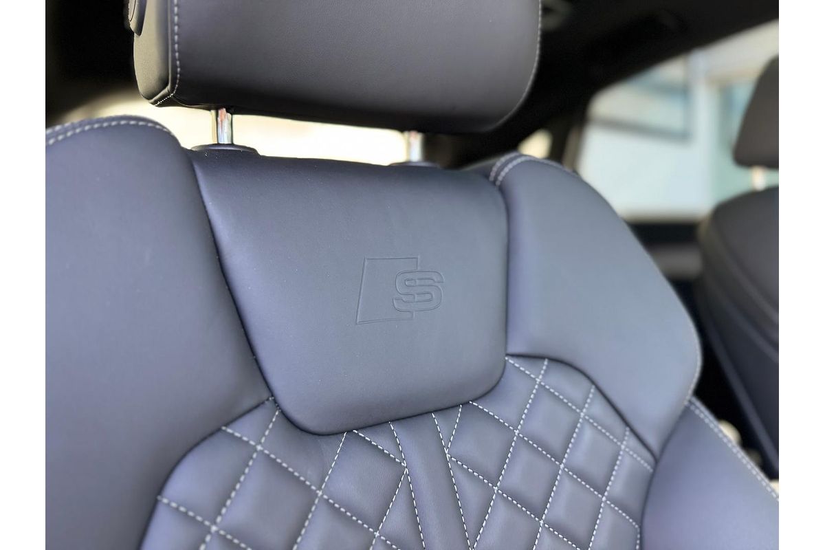 2024 Audi Q5 55 TFSI e S Line FY