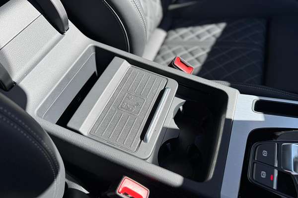 2024 Audi Q5 55 TFSI e S Line FY