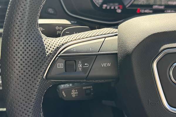 2024 Audi Q5 55 TFSI e S Line FY