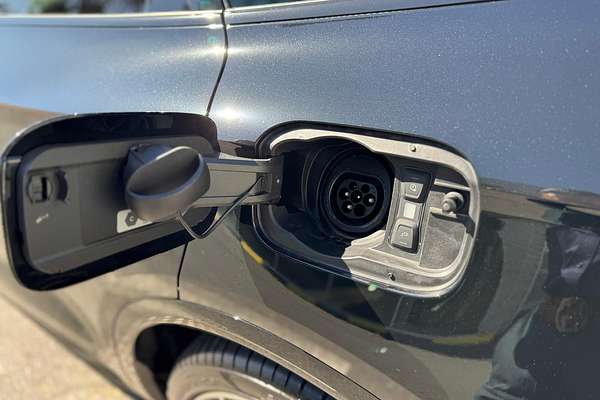 2024 Audi Q5 55 TFSI e S Line FY