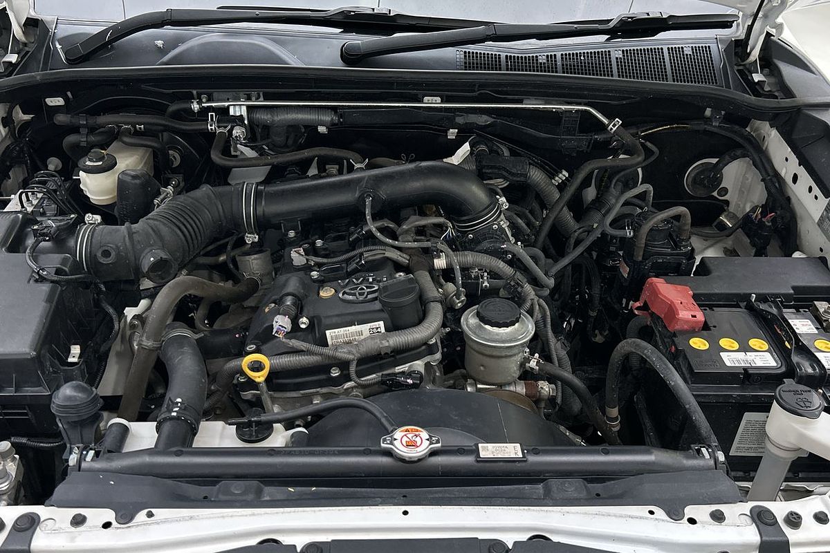 2017 Toyota Hilux Workmate TGN121R Rear Wheel Drive