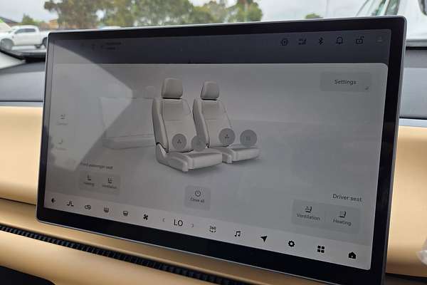 2025 Leapmotor C10 Design B11