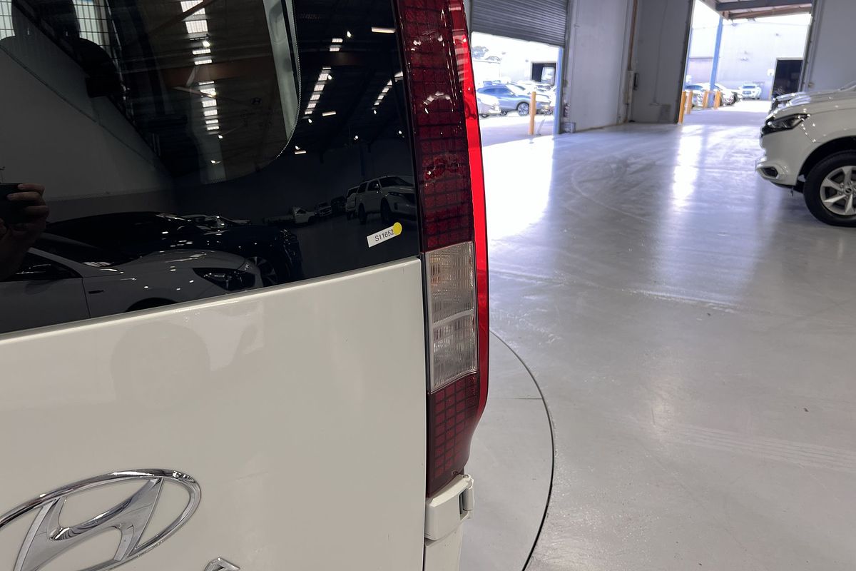 2022 Hyundai STARIA LOAD US4.V1
