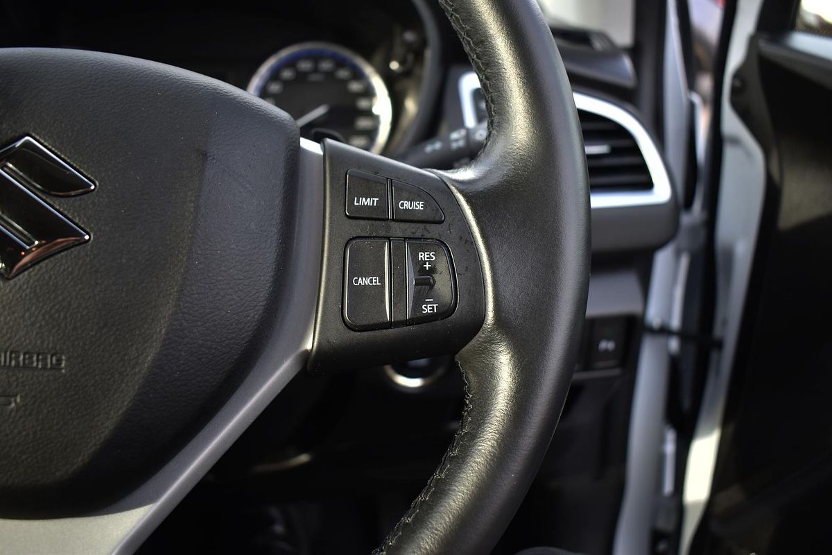 2020 Suzuki S-Cross Turbo Prestige JY