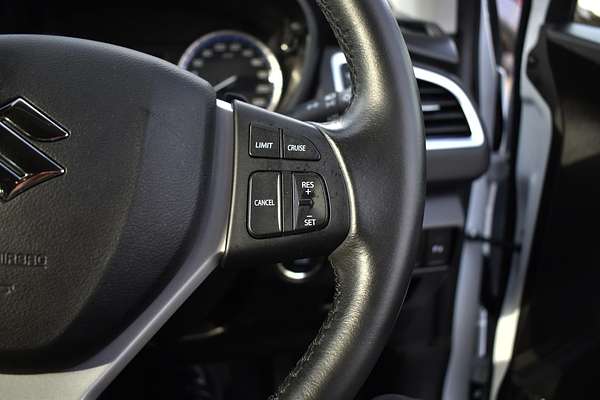 2020 Suzuki S-Cross Turbo Prestige JY
