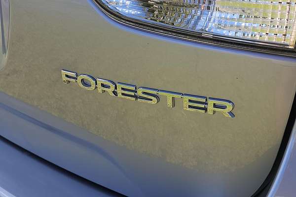 2024 Subaru Forester 2.5i Premium S5
