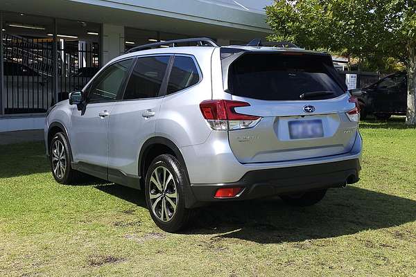 2024 Subaru Forester 2.5i Premium S5