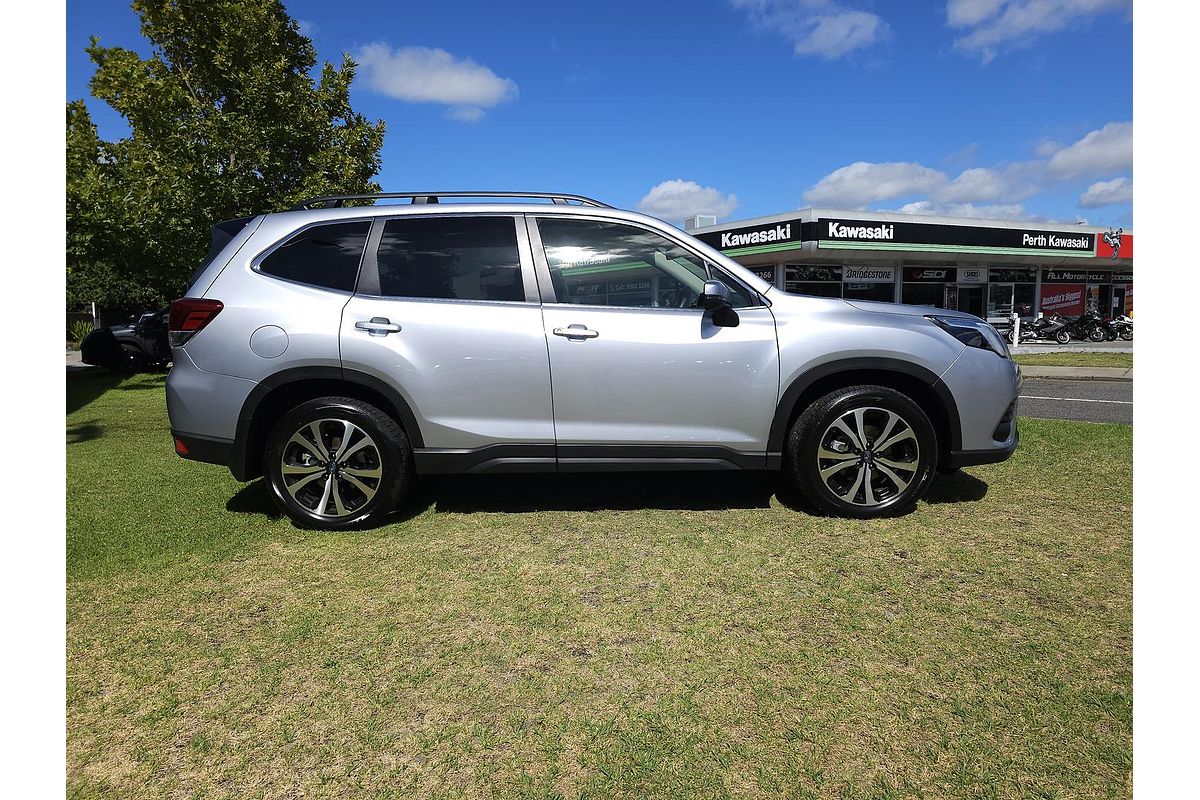 2024 Subaru Forester 2.5i Premium S5