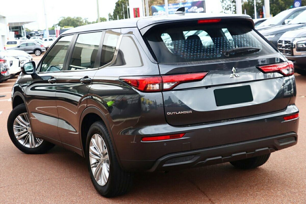 2024 Mitsubishi Outlander ES ZM