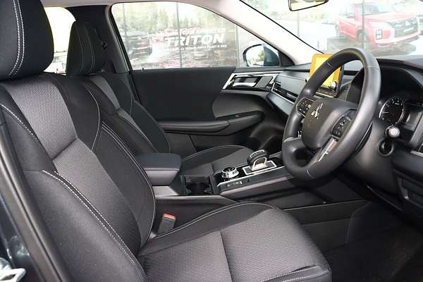 2024 Mitsubishi Outlander ES ZM