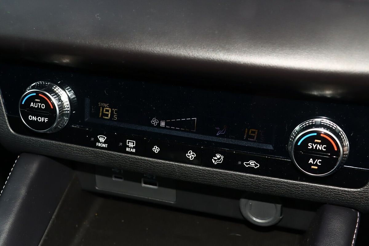 2024 Mitsubishi Outlander ES ZM