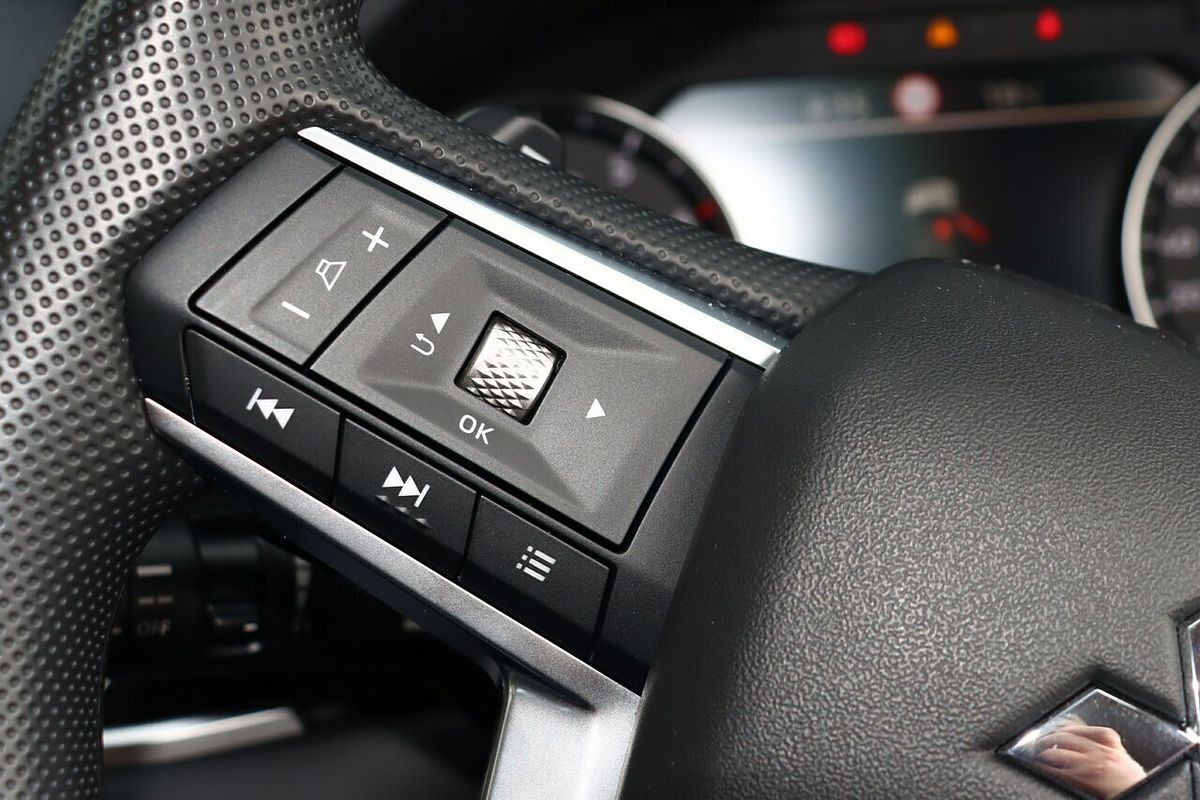 2024 Mitsubishi Outlander ES ZM