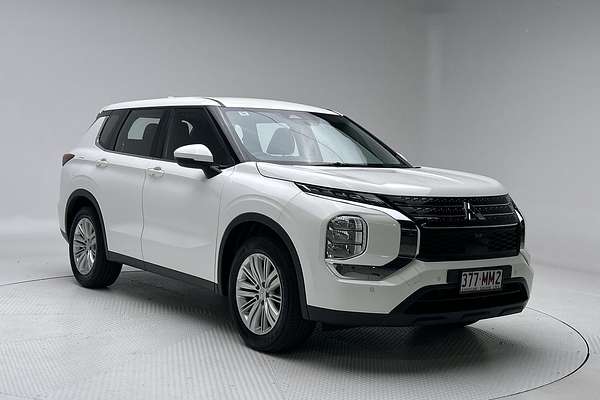 2023 Mitsubishi Outlander ES ZM