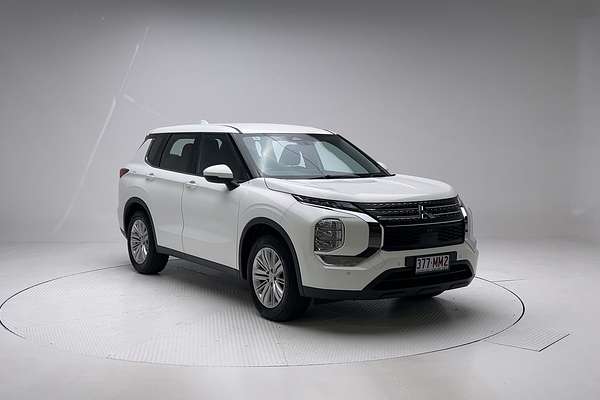 2023 Mitsubishi Outlander ES ZM